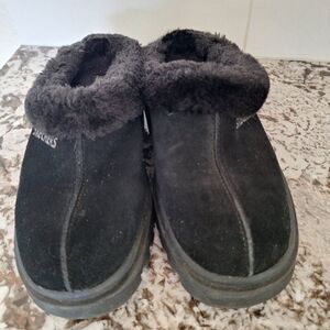 Skechers Black Suede clogs mules size 7US